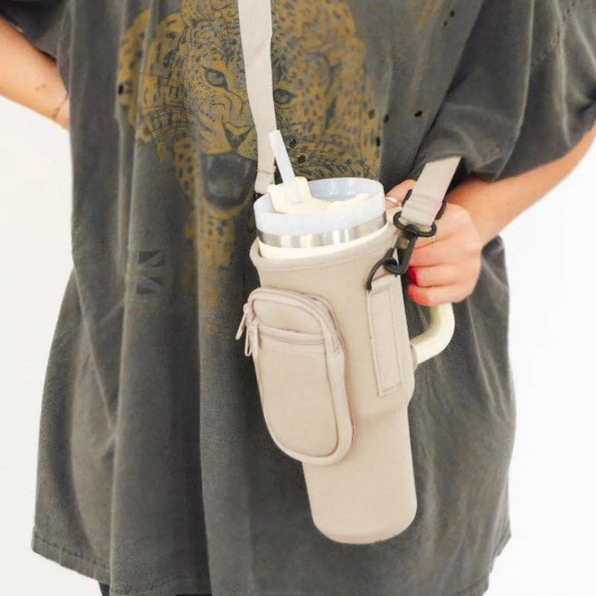 FUNDA PROTECTOR PARA TERMO STANLEY 40 OZ CON CORREA Y BOLSILLOS