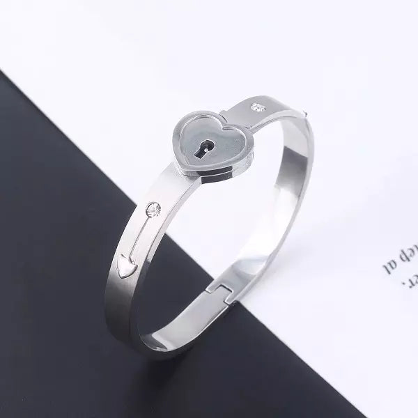 PULSERA LLAVE DEL CORAZÓN CON COLLAR