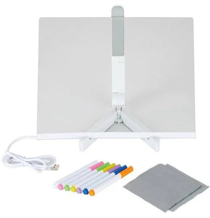 TABLERO DE MENSAJES ACRÍLICO LUMINOSO BORRABLE CON SOPORTE Y 7 BOLÍGRAFOS COLORIDOS